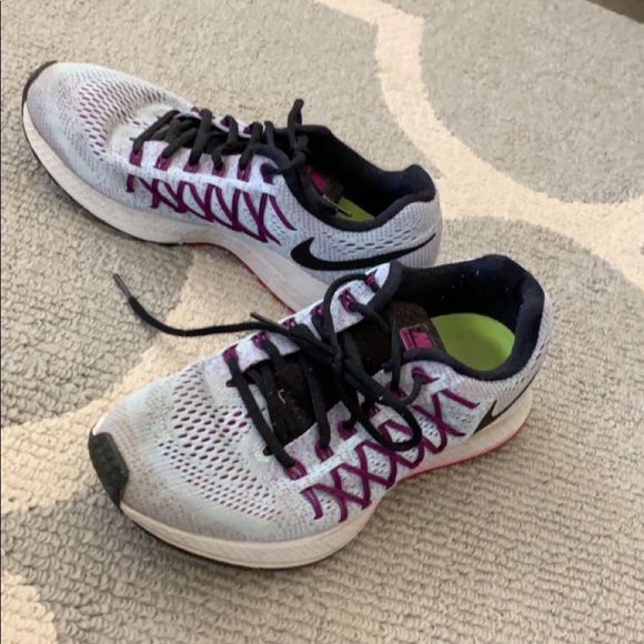 Nike Shoes - Nike shoes Nike Shoes - Nike shoes